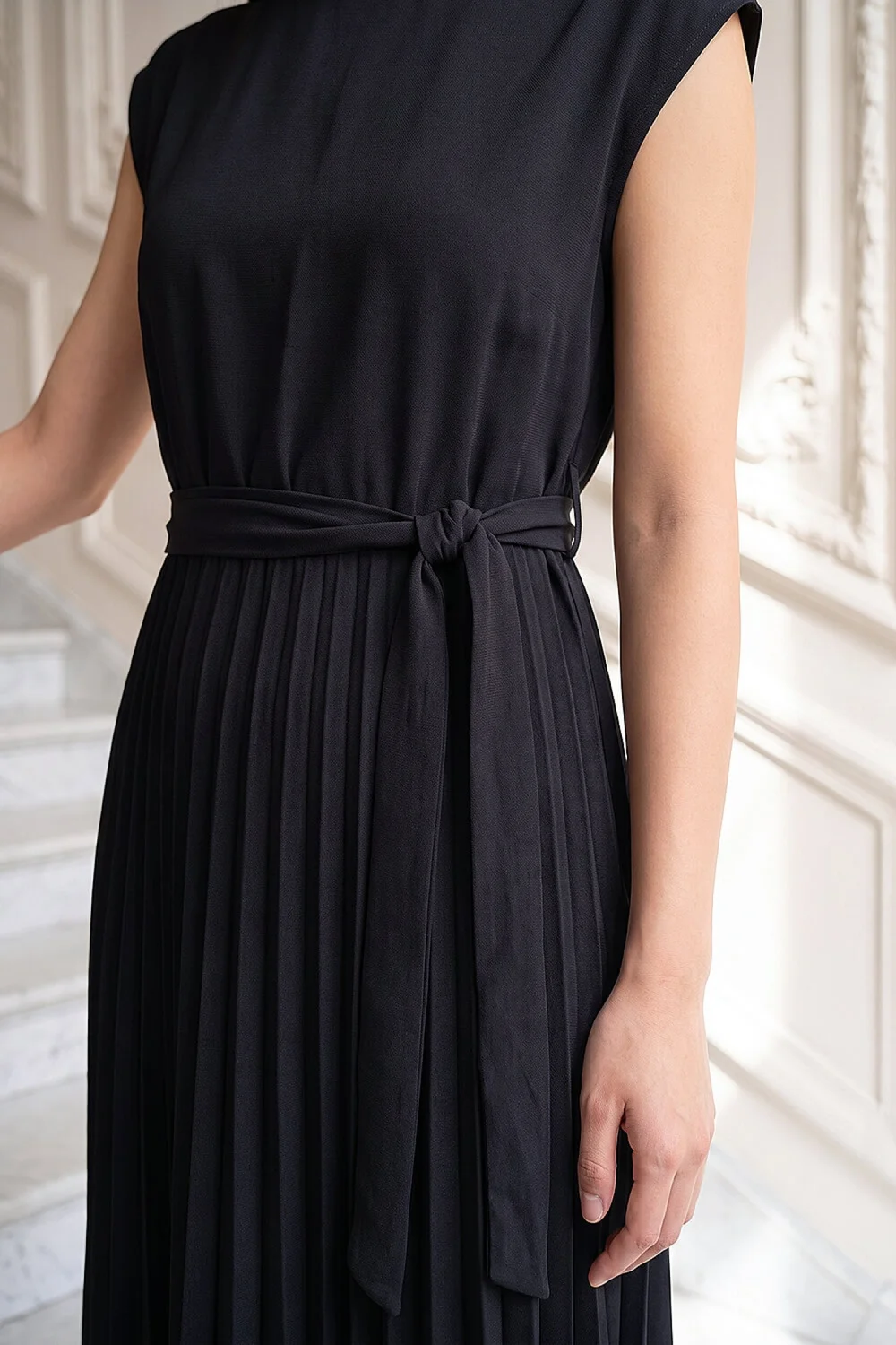 Roman Black Pleated Tie Waist Dress - 10 Image 4