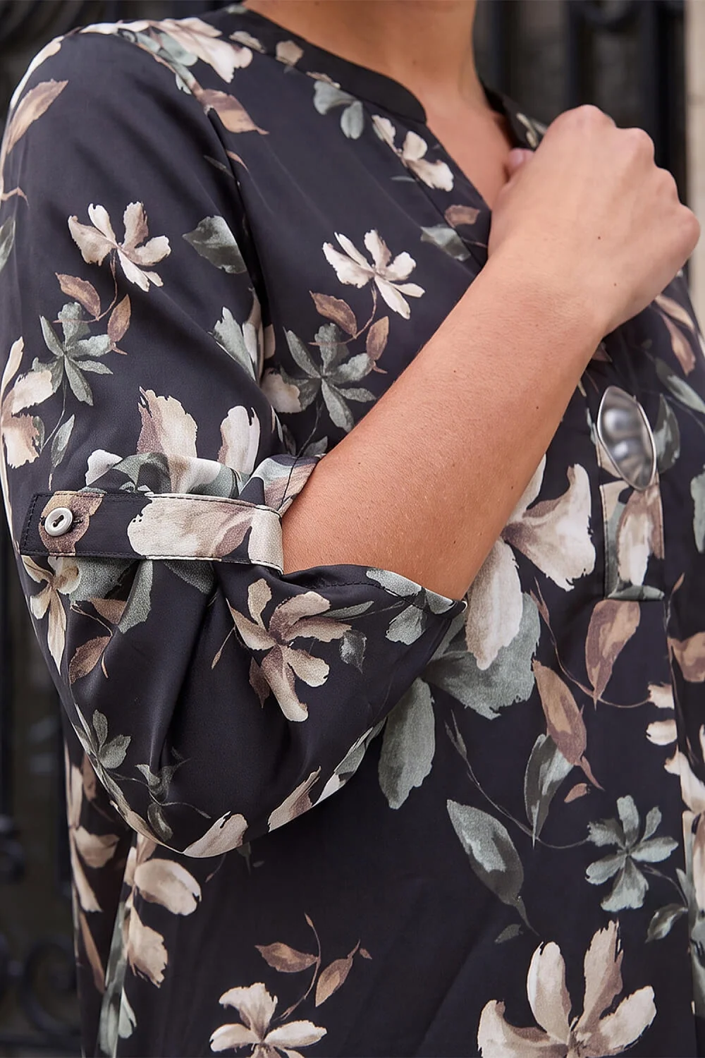 Roman Stone Floral Print Buttoned Longline Top - 14 Image 4