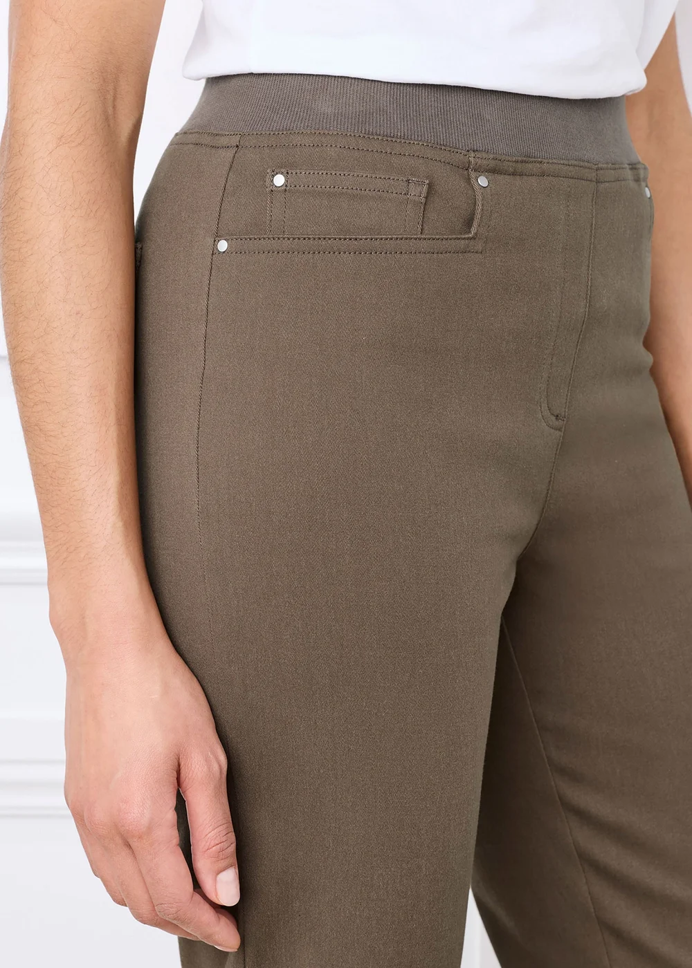 Cotton Traders Dark Brown Premium Pull-On Twill Straight Leg Jeans - 12/L31 Image 4