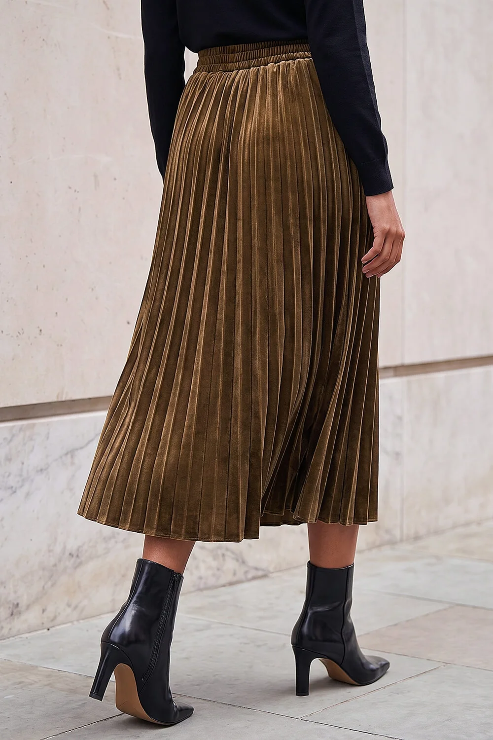 Roman Olive Pleated Velvet Skirt - 10 Image 3