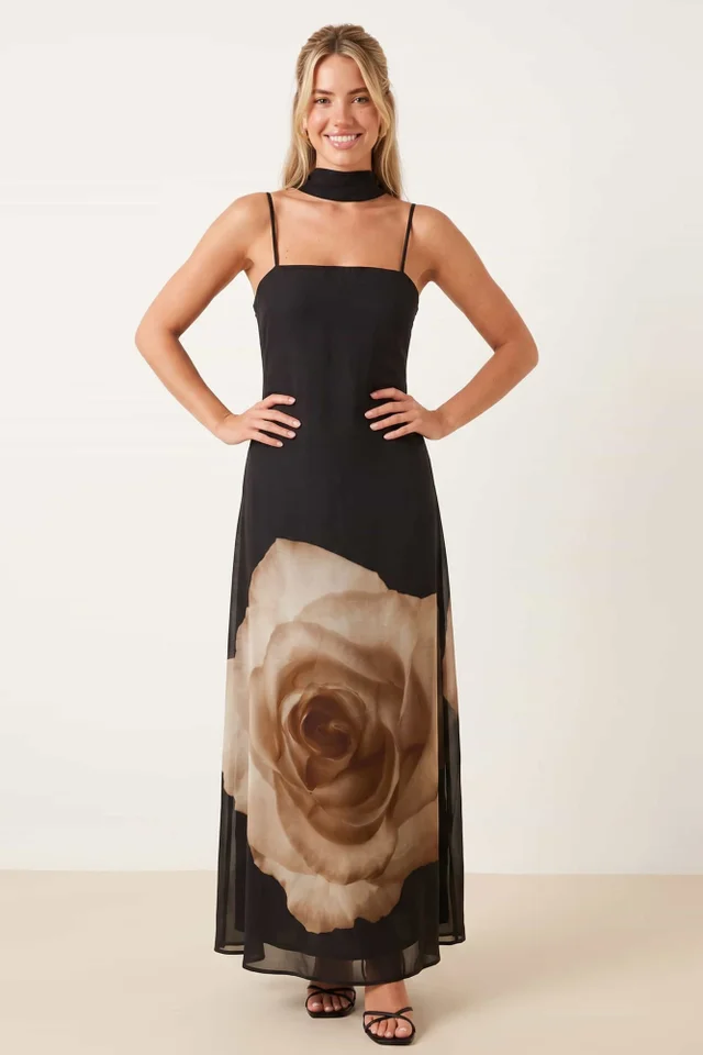 Style Cheat Placement Scarf Print Maxi Dress in Black