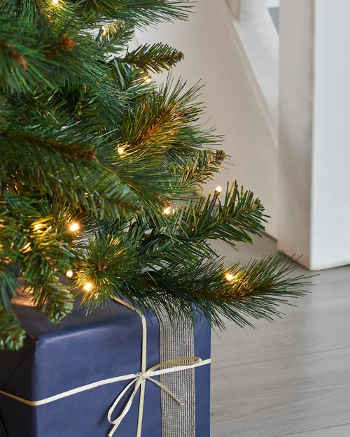 WeRChristmas Green Pre-Lit Victorian Pine Christmas Tree 6 Ft - No Size Image 3