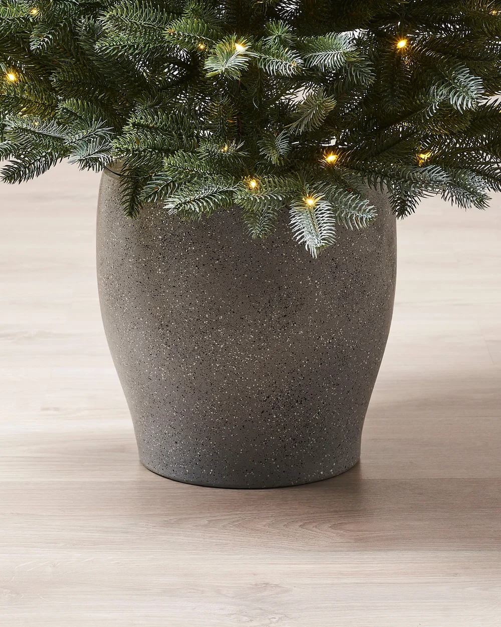 WeRChristmas Green Pre-Lit Frosted Potted Artificial Christmas Tree 115 Warm White Leds 3.5 Ft - No Size Image 6