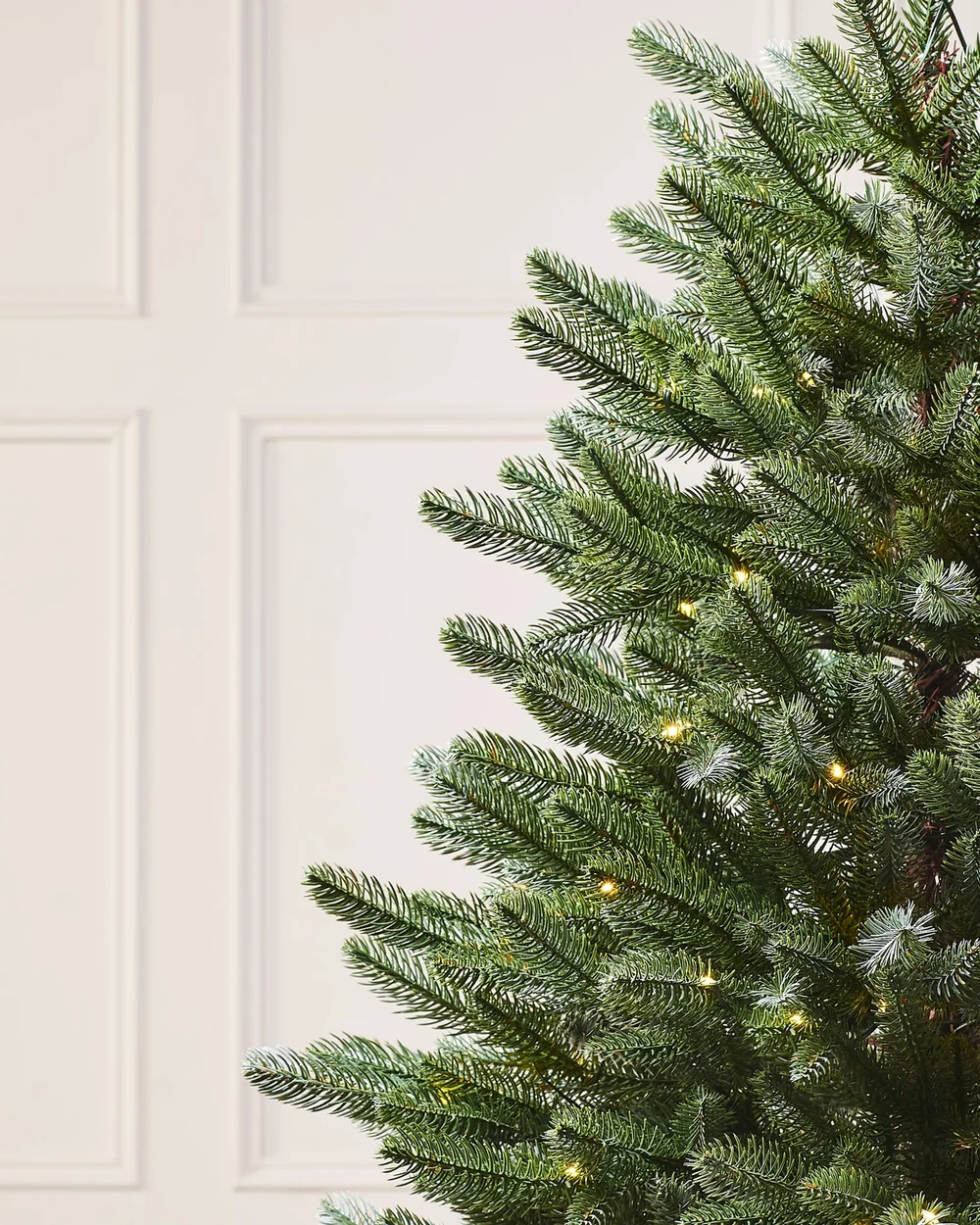 WeRChristmas Green Pre-Lit Frosted Potted Artificial Christmas Tree 115 Warm White Leds 3.5 Ft - No Size Image 3