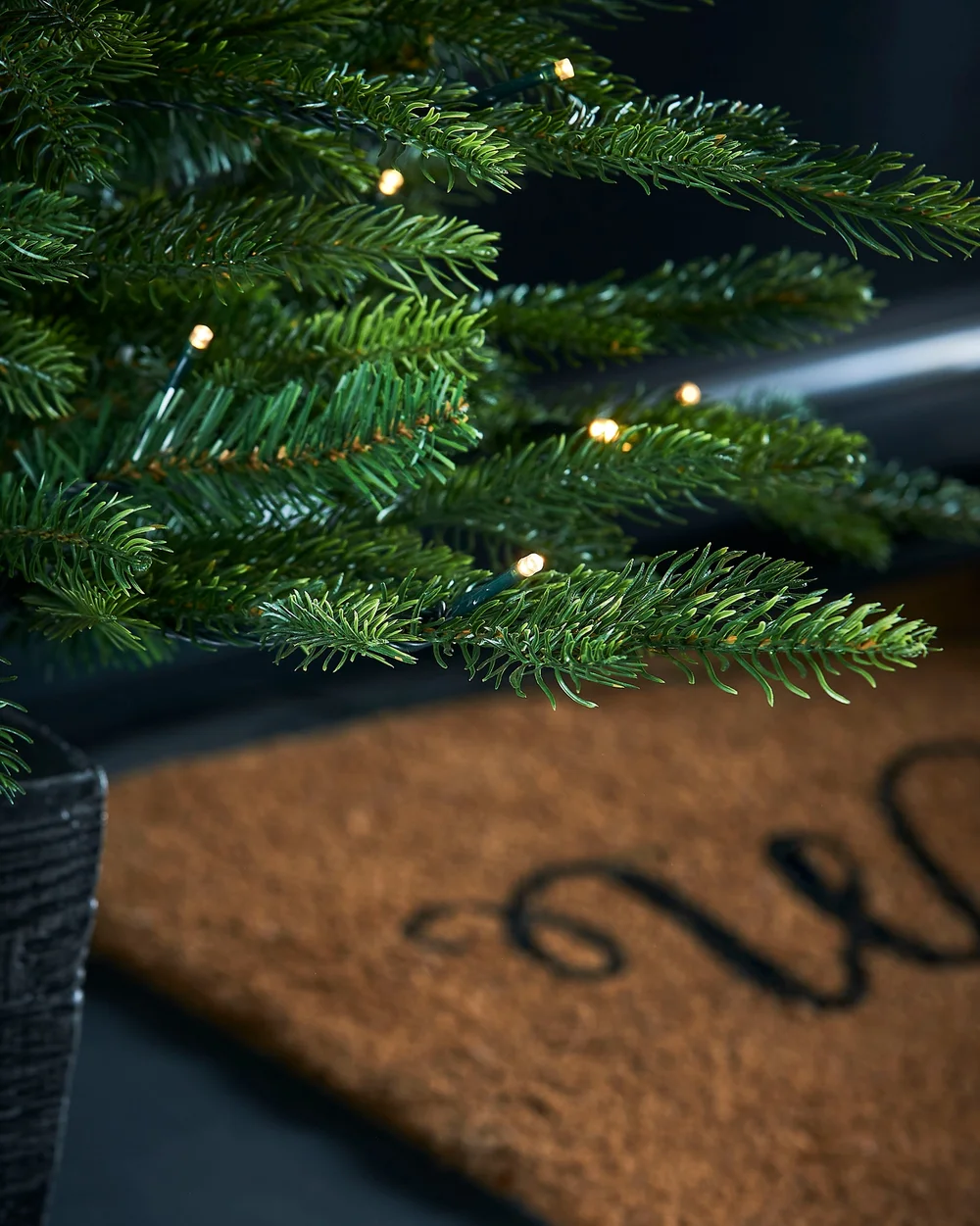 WeRChristmas Green Pre-Lit Potted Grand Fir Artificial Christmas Tree 100 Warm White Leds 4 Ft - No Size Image 3