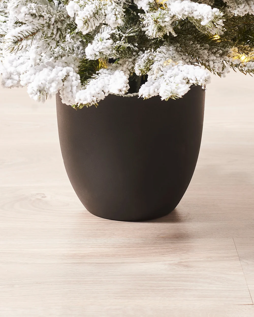WeRChristmas Green Pre-Lit Snow-Flocked Potted Artificial Christmas Tree 80 Warm White Leds 3 Ft - No Size Image 5