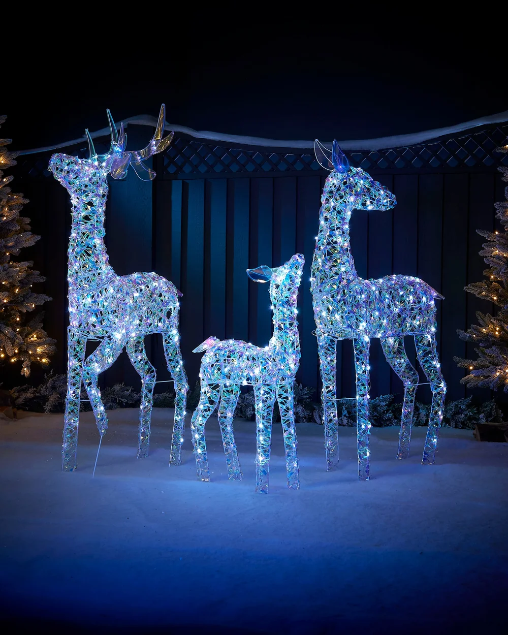 WeRChristmas Multi-Colour Pre-Lit 3D Iridescent Reindeer Family Silhouette 125 Cm - No Size Image 2