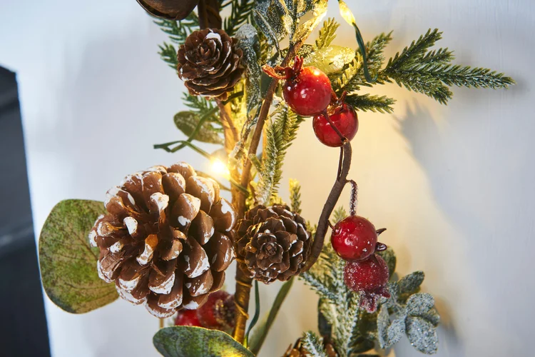 WeRChristmas Green Pre-Lit Frosted Artificial Christmas Garland With Eucalyptus Pinecones And Berries 55 Warm White Leds 9 Ft - No Size Image 4