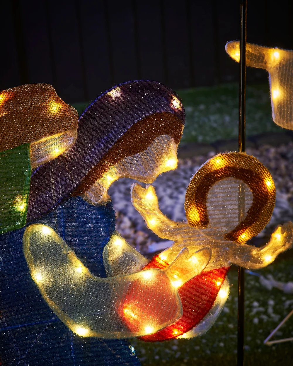 WeRChristmas White 2D Tinsel Nativity Scene Silhouette 160 X 156 Cm - No Size Image 3