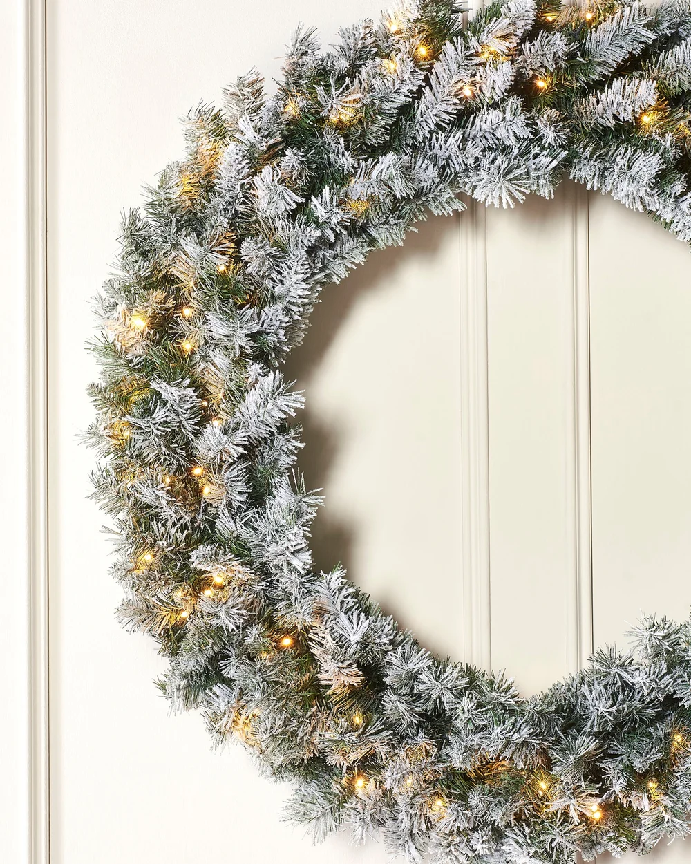 WeRChristmas White Pre-Lit Snow-Flocked Majestic Artificial Christmas Wreath 100 Warm White Leds 1 M - No Size Image 2