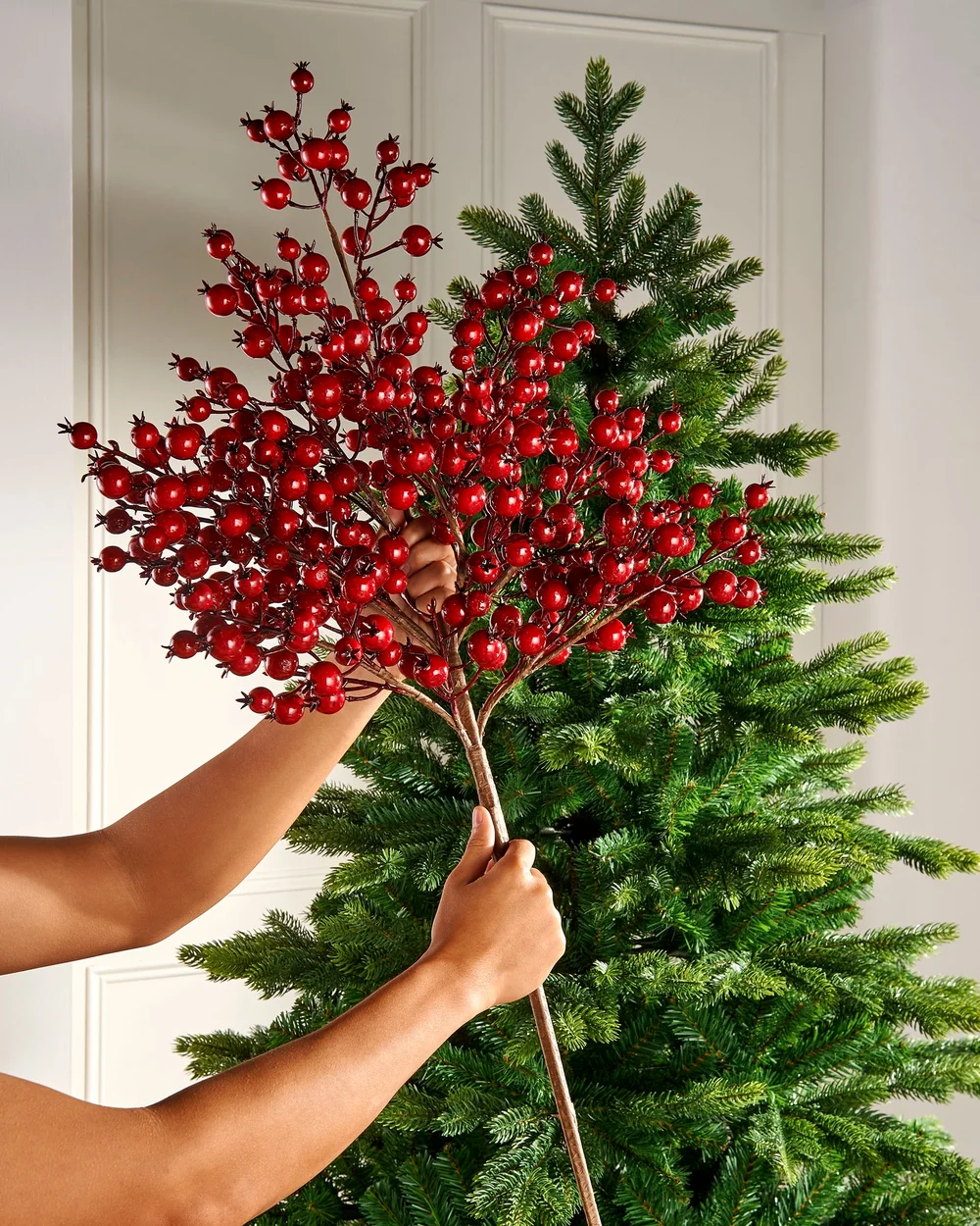 WeRChristmas Red Berry Christmas Tree Topper 90 Cm - No Size Image 2