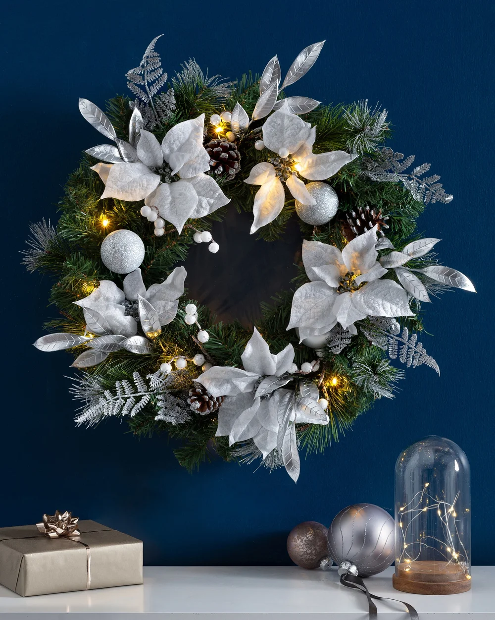 WeRChristmas Multi-Colour Pre-Lit Silver And White Decorated Artificial Christmas Wreath 20 Warm White Leds 60 Cm - No Size Image 2