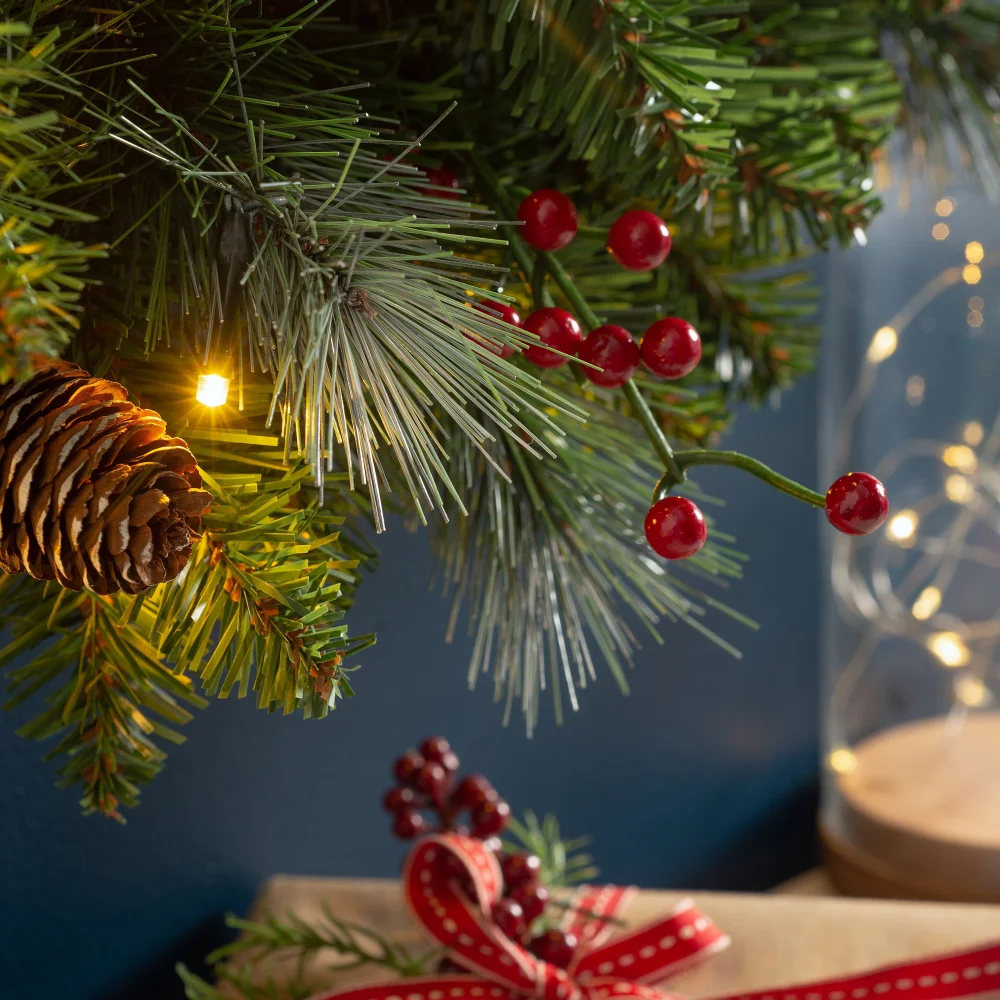 WeRChristmas Green Pre-Lit Frosted Artificial Christmas Garland With Pinecones And Berries 60 Warm White Leds 9 Ft - No Size Image 5