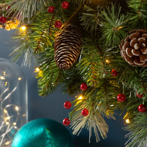 WeRChristmas Green Pre-Lit Frosted Artificial Christmas Garland With Pinecones And Berries 60 Warm White Leds 9 Ft - No Size Image 4