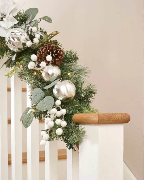 WeRChristmas White Pre-Lit Natural Fir Christmas Wreath 100 Warm White Micro Leds 8 Function Timer Controller Lead Wire 76 Cm - No Size Image 3