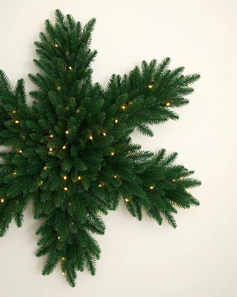 WeRChristmas Pre-Lit Snowflake Wreath 80 Cm - No Size Image 3