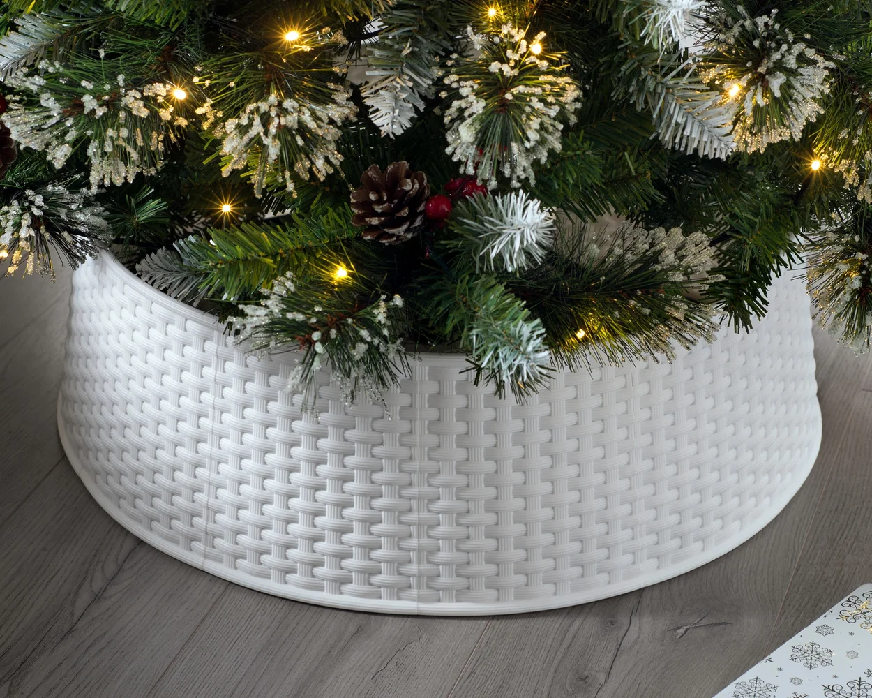 WeRChristmas White Rattan Effect Christmas Tree Collar 65 Cm - No Size Image 3