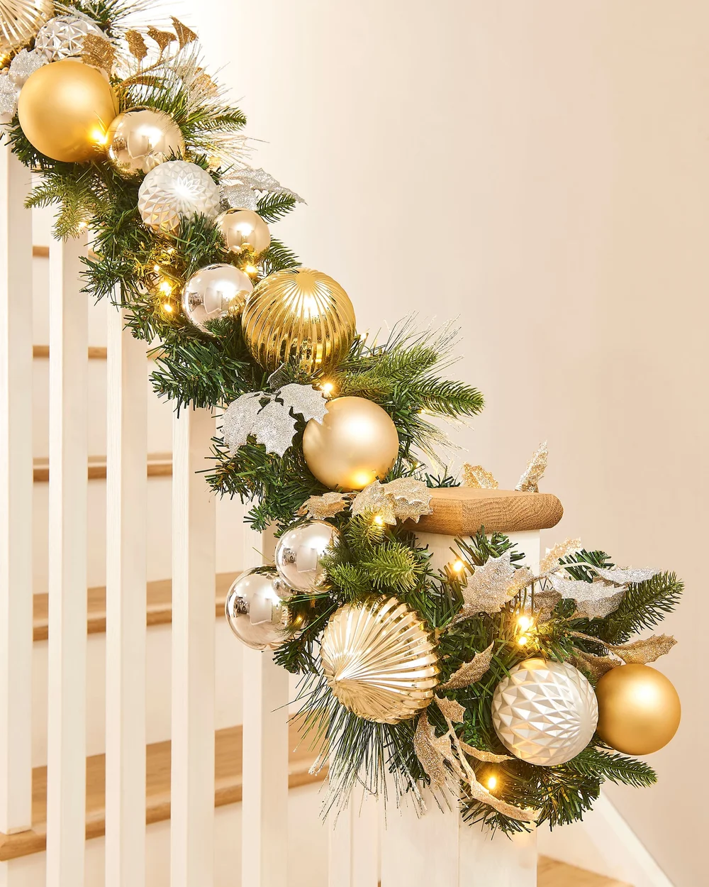 WeRChristmas Multi-Colour Pre-Lit Artificial Christmas Garland With Silver & Gold Baubles 100 Warm White Leds 9 Ft - No Size Image 3