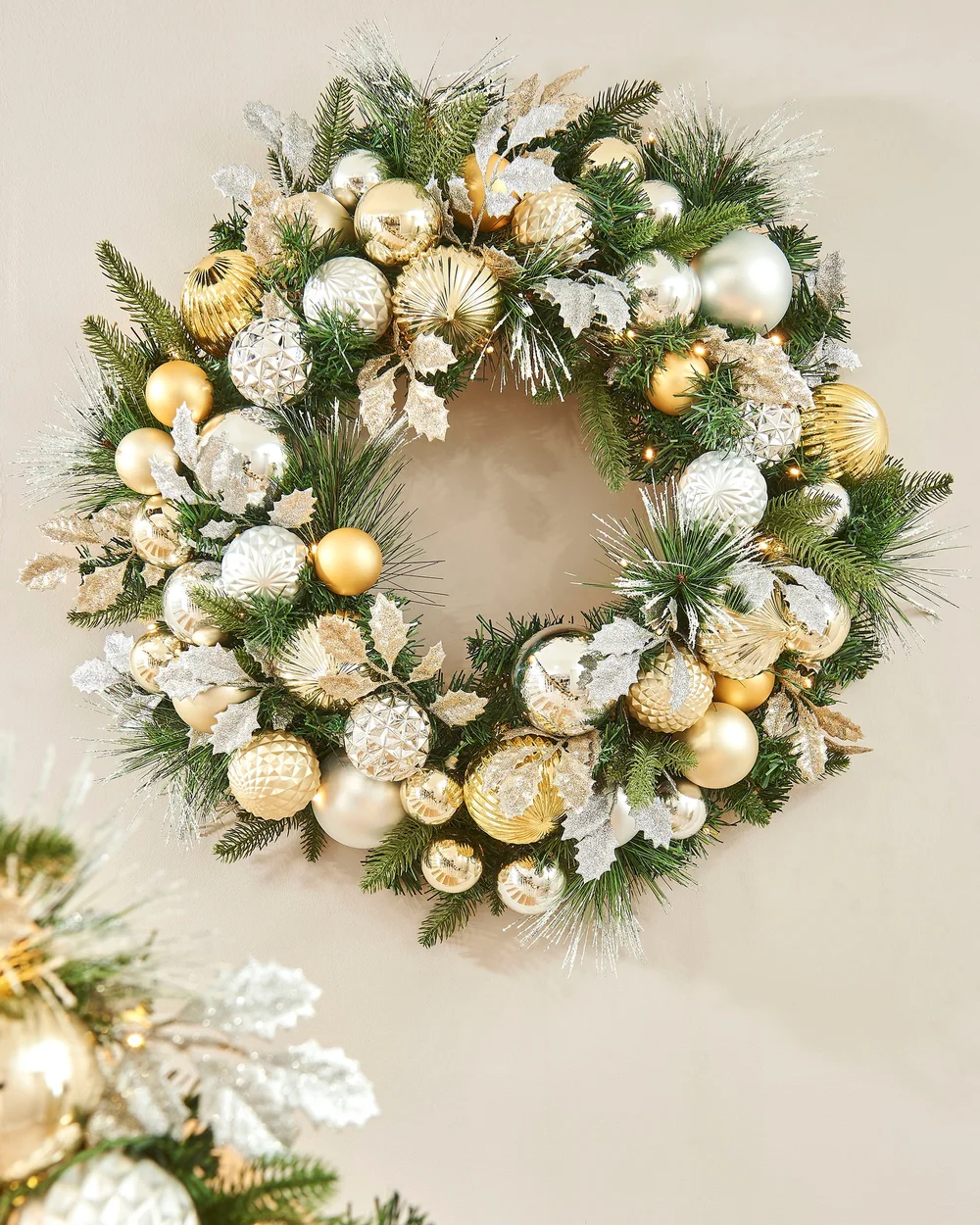 WeRChristmas Multi-Colour Pre-Lit Artificial Christmas Wreath With Silver & Gold Baubles 60 Warm White Leds 76 Cm - No Size Image 2
