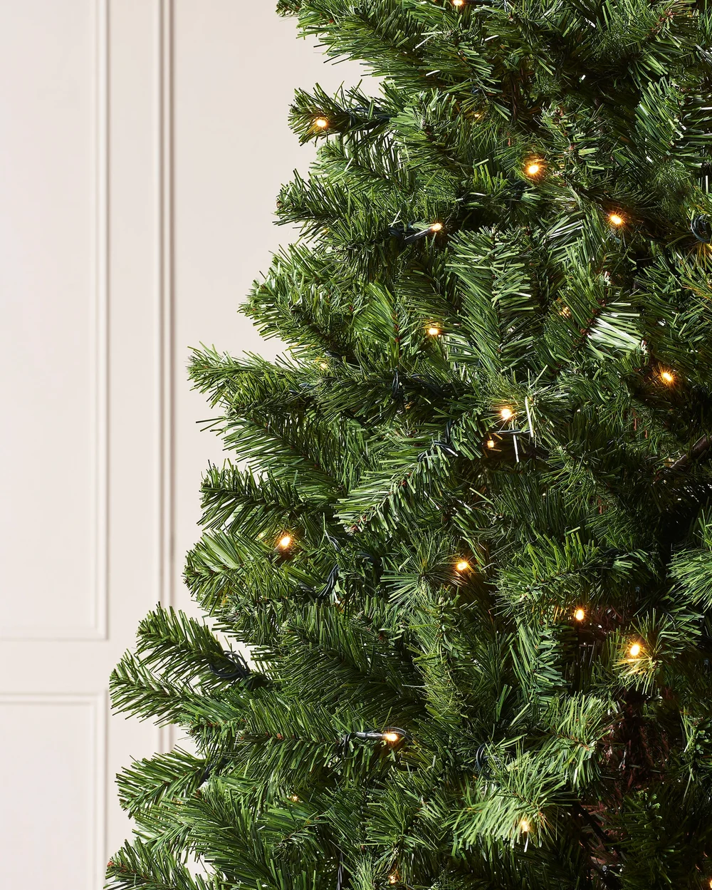 WeRChristmas Green Pre-Lit Emerald Spruce Artificial Christmas Tree 300 Warm White Leds 7 Ft - No Size Image 3