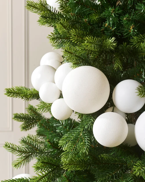 WeRChristmas White Bauble Tree Garland With 84 Baubles In Mixed Finishes 9 Ft - No Size Image 3