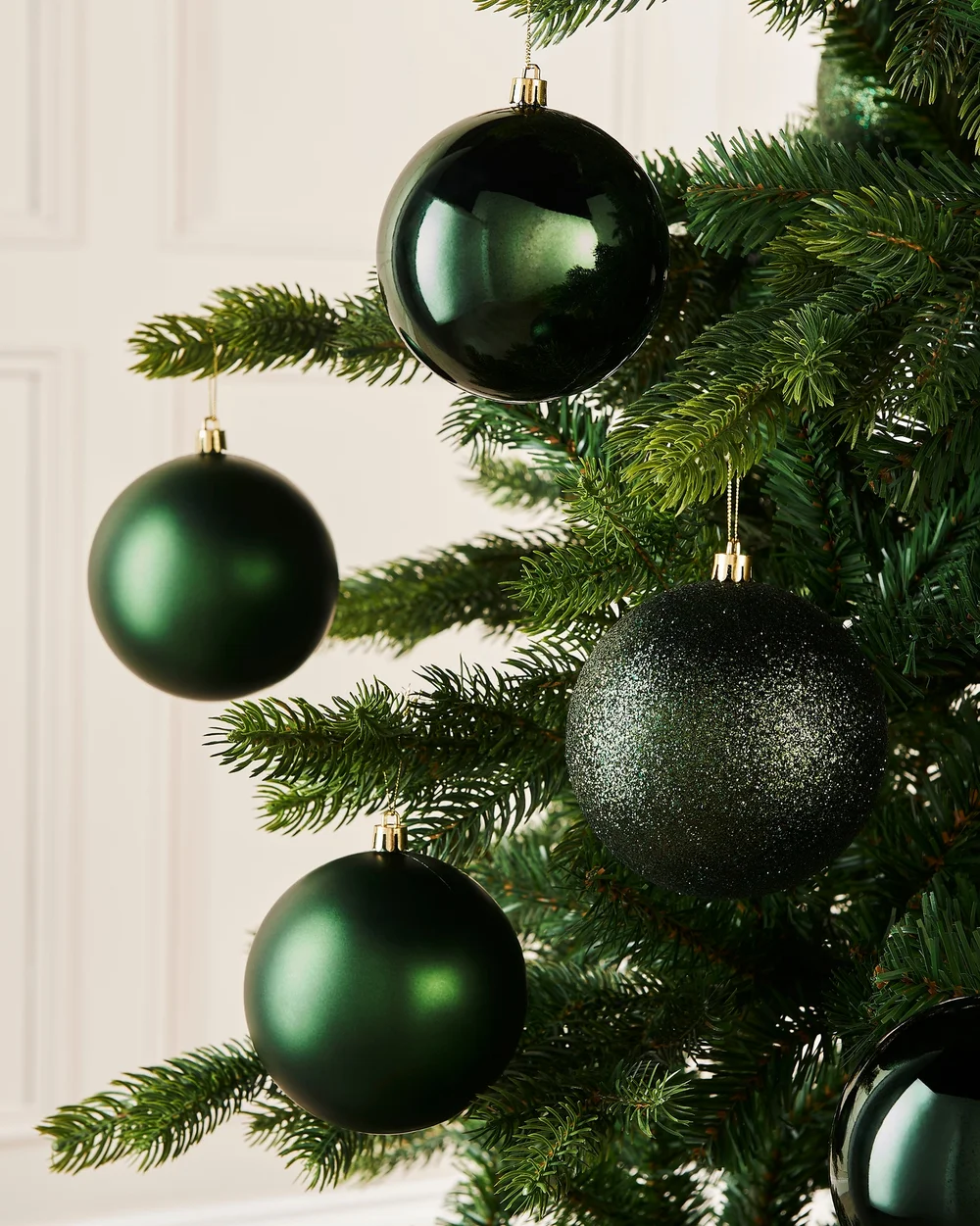 WeRChristmas Sage Green Shatterproof Christmas Baubles 9 Pack 10 Cm - No Size Image 2