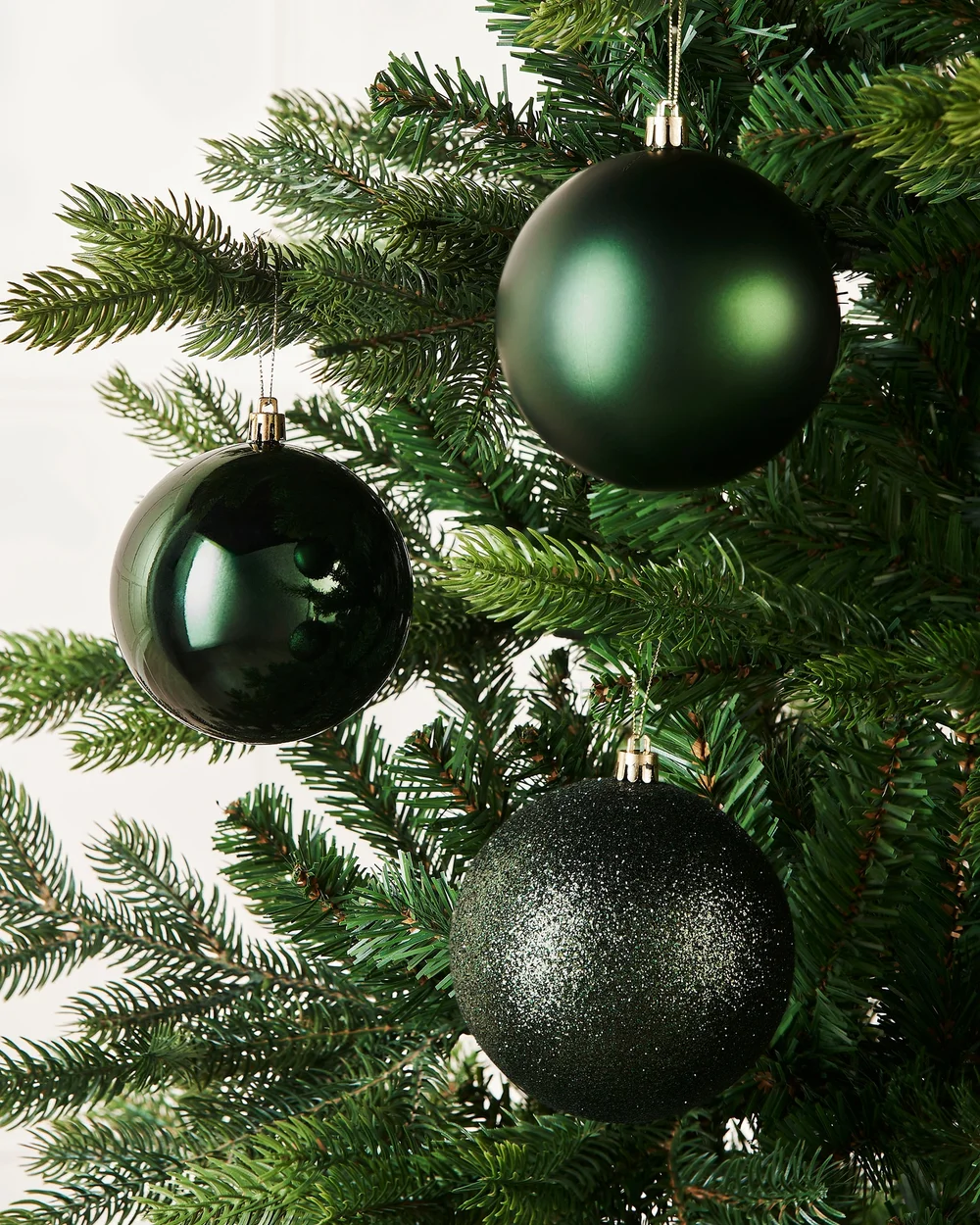 WeRChristmas Sage Green Shatterproof Christmas Baubles 9 Pack 10 Cm - No Size Image 3