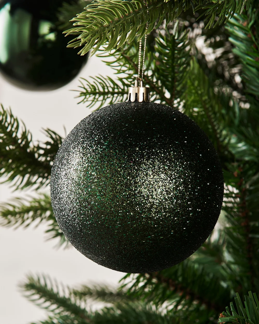 WeRChristmas Sage Green Shatterproof Christmas Baubles 9 Pack 10 Cm - No Size Image 4