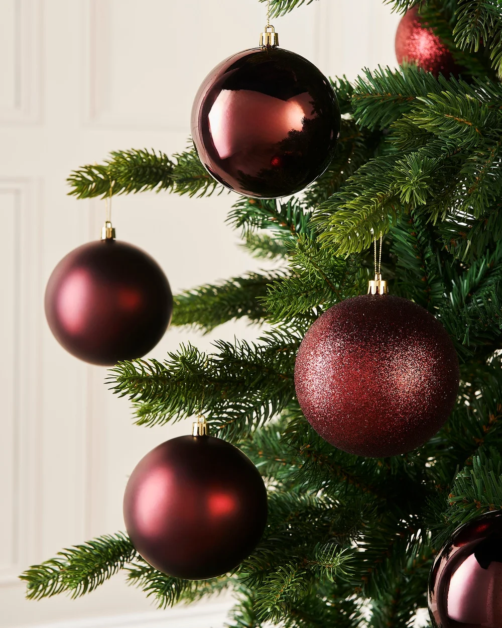 WeRChristmas Burgundy Set Of 9 Shatterproof Christmas Tree Baubles 10 Cm - No Size Image 2