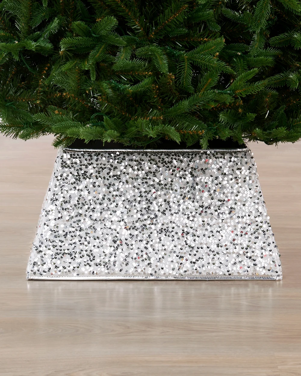 WeRChristmas Silver Square Sequin Christmas Tree Collar 36 Cm - No Size Image 2