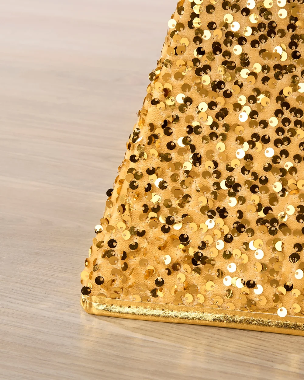 WeRChristmas Gold Square Sequin Christmas Tree Collar 36 Cm - No Size Image 3