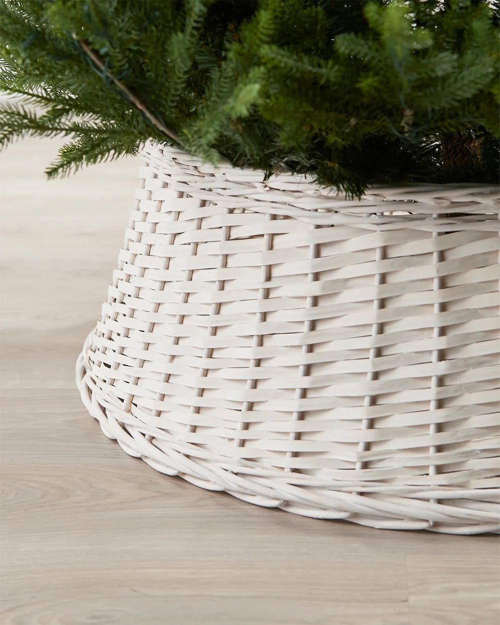 WeRChristmas Off-White Wicker Rattan Christmas Tree Collar 85 Cm - No Size Image 3