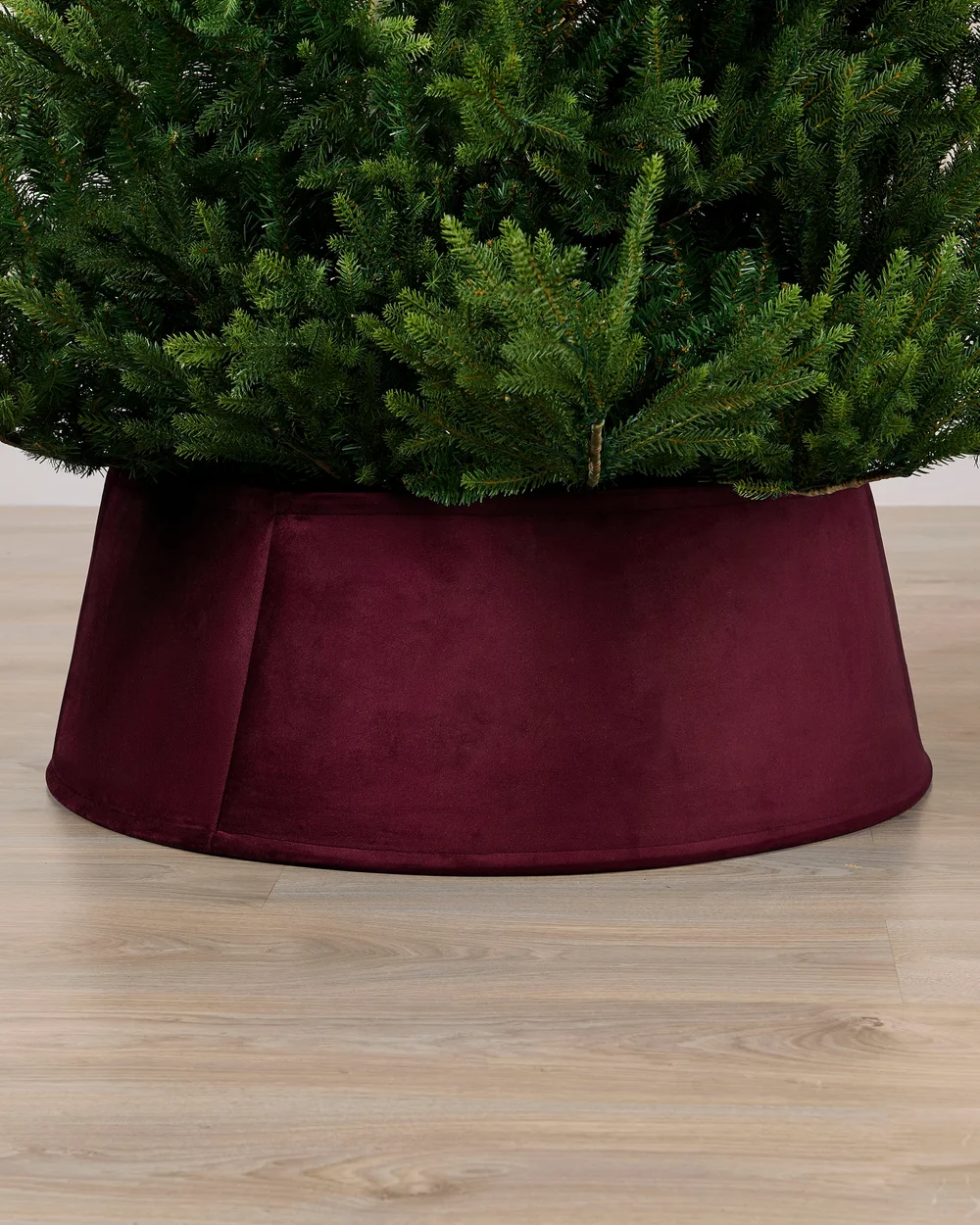 WeRChristmas Burgundy Velvet Christmas Tree Collar 70 Cm - No Size Image 2