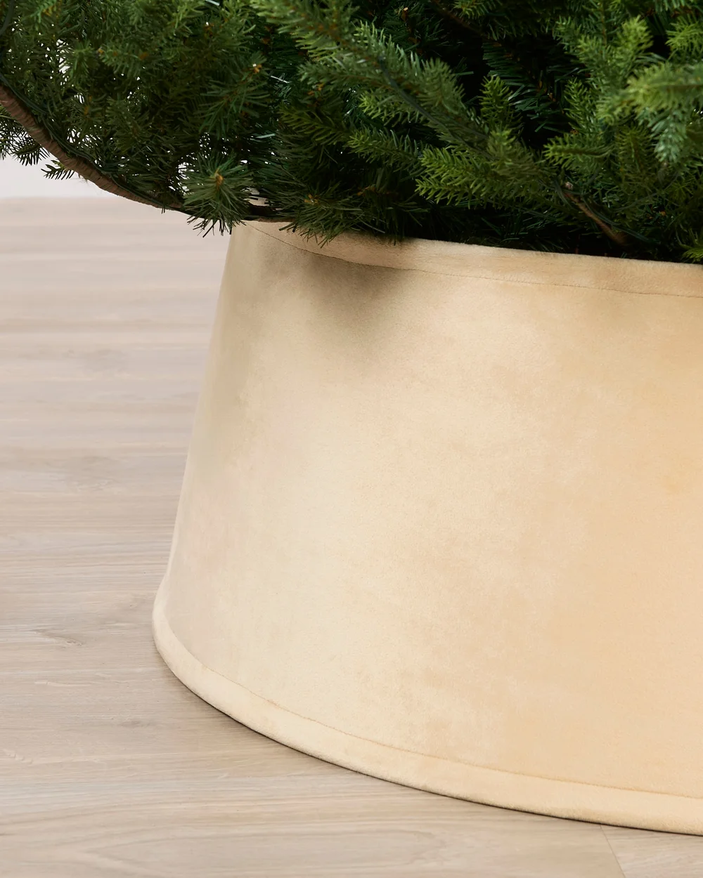 WeRChristmas Latte Velvet Christmas Tree Collar 70 Cm - No Size Image 3
