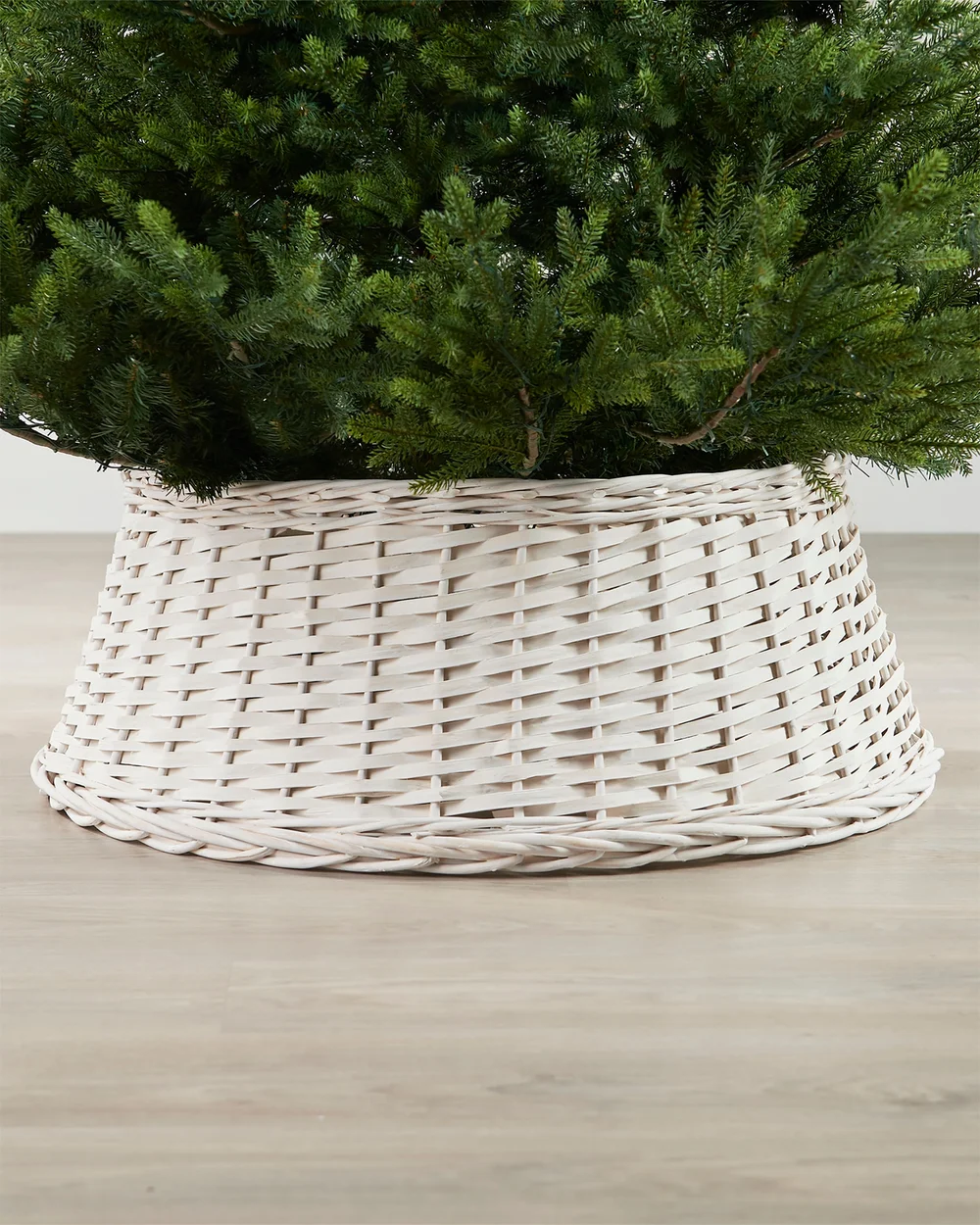 WeRChristmas Off-White Wicker Rattan Christmas Tree Collar 70 Cm - No Size Image 2